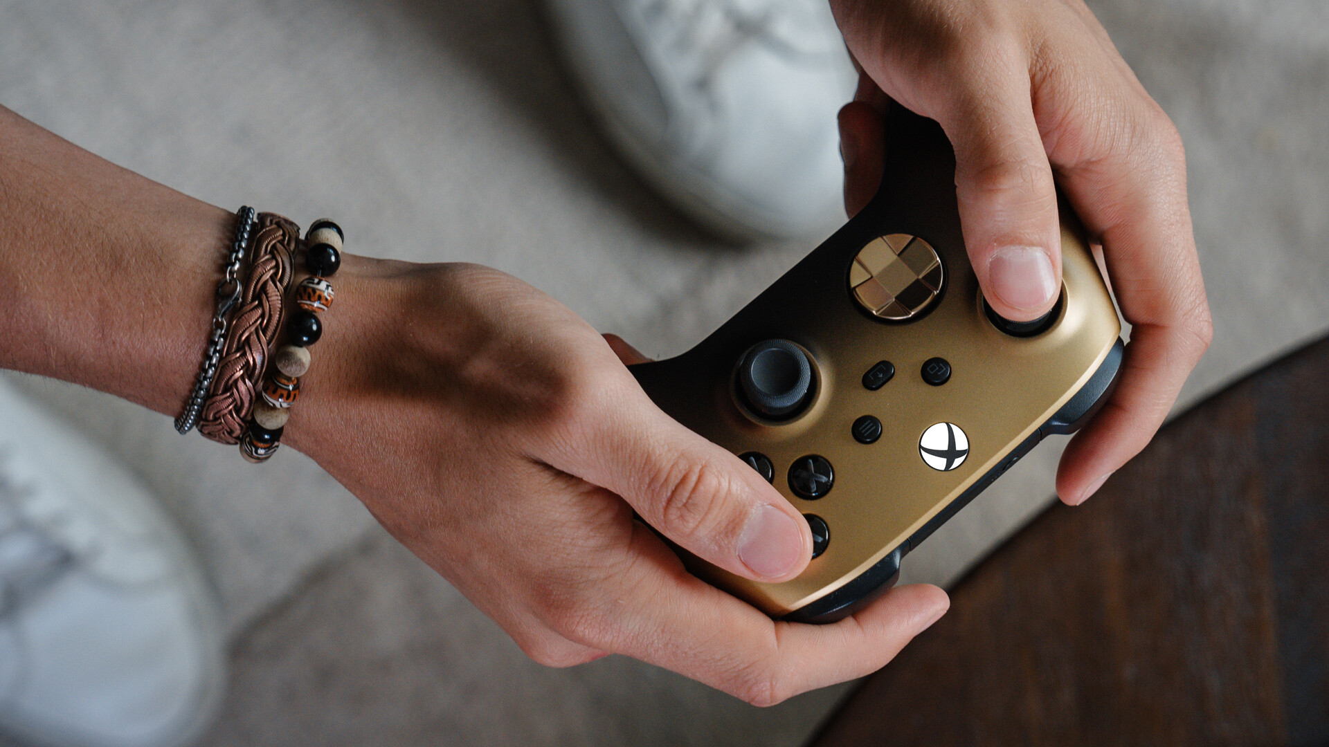 Gold Shadow Special Edition Controller screenshot 4 for Xbox Series X