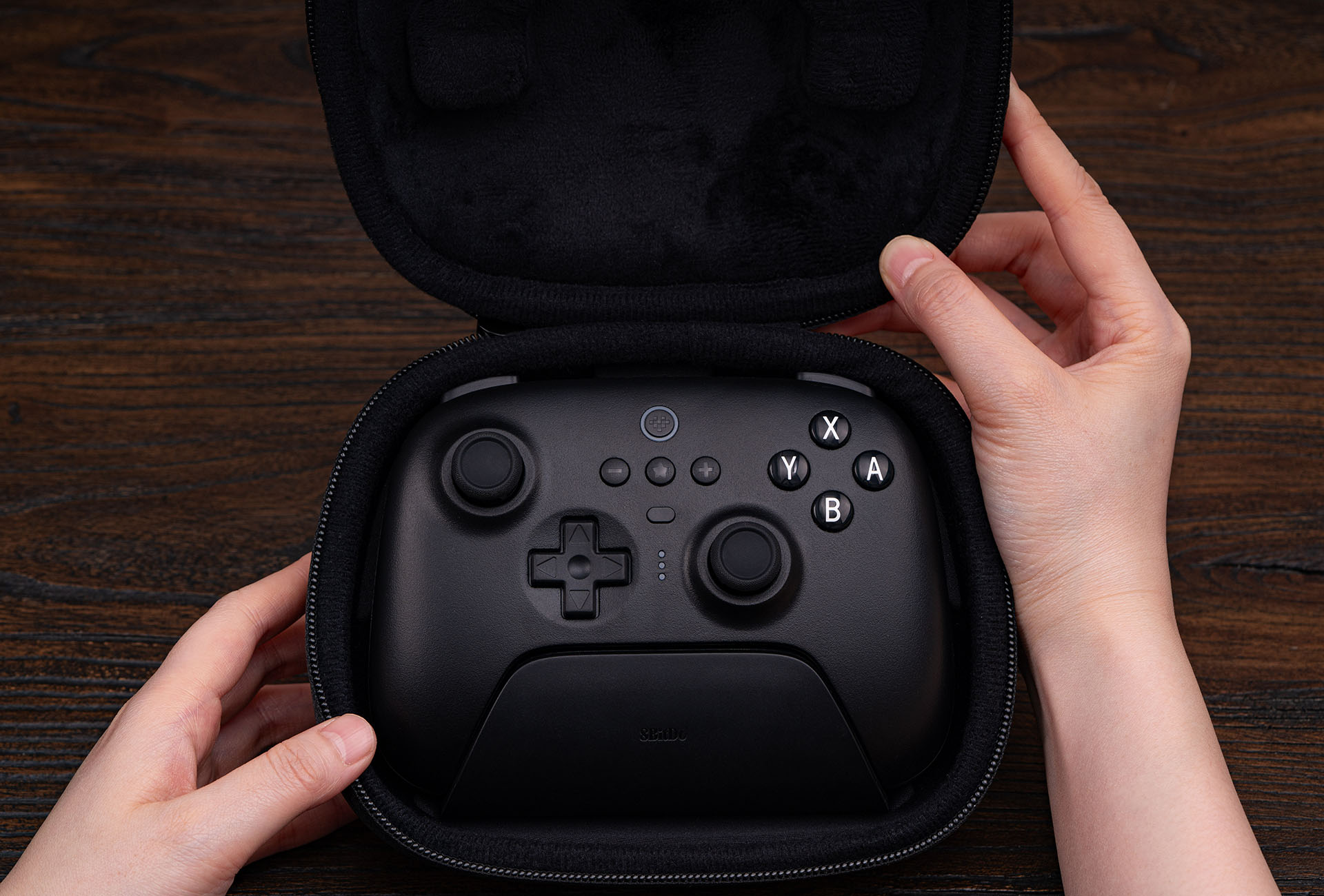 8BitDo Ultimate 3-Mode Controller Rare 40th Anniversary Edition title screen for Xbox Series X