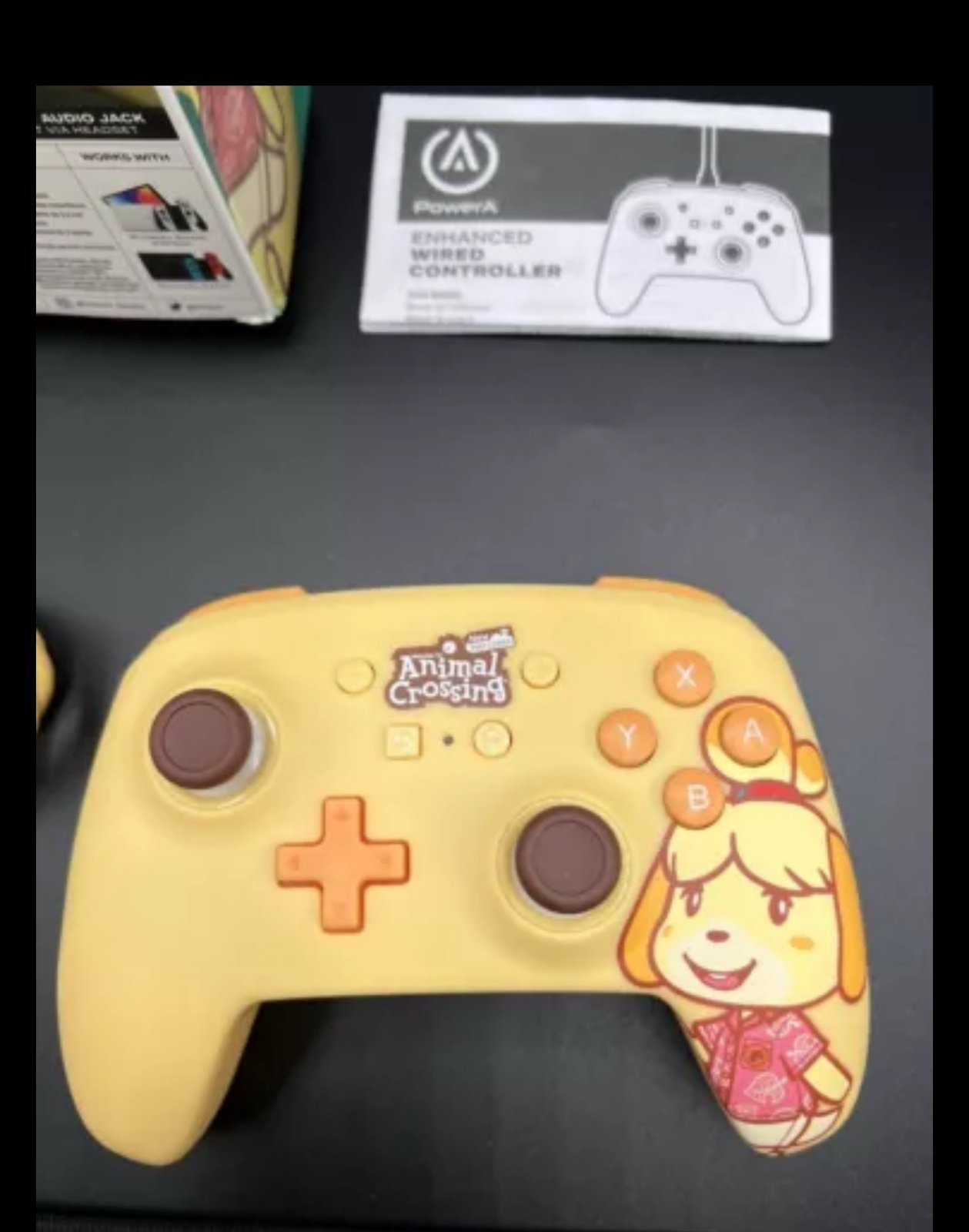 Animal Crossing: Isabelle Wired Controller screenshot 2 for Nintendo Switch