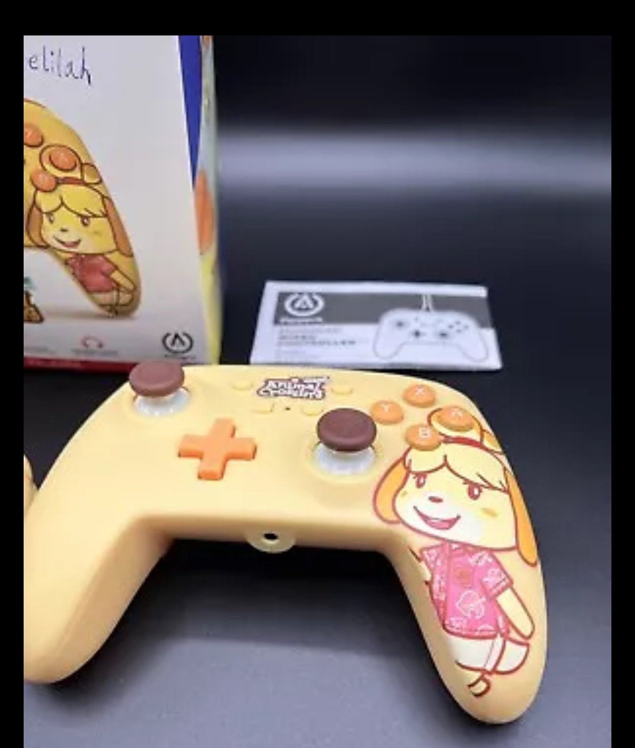 Animal Crossing: Isabelle Wired Controller screenshot 6 for Nintendo Switch