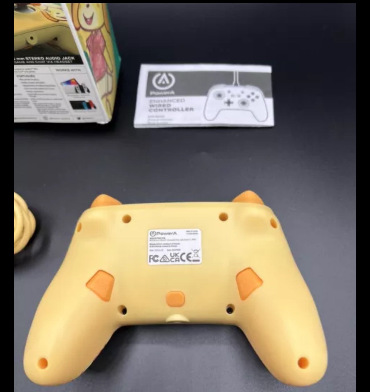 Animal Crossing: Isabelle Wired Controller screenshot 7 for Nintendo Switch