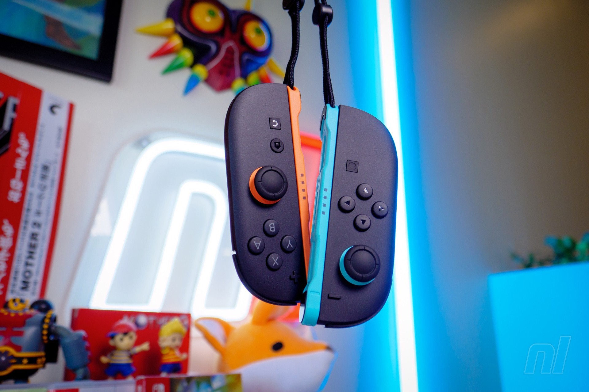 Joy-Con Neon Red screenshot 3 for Nintendo Switch