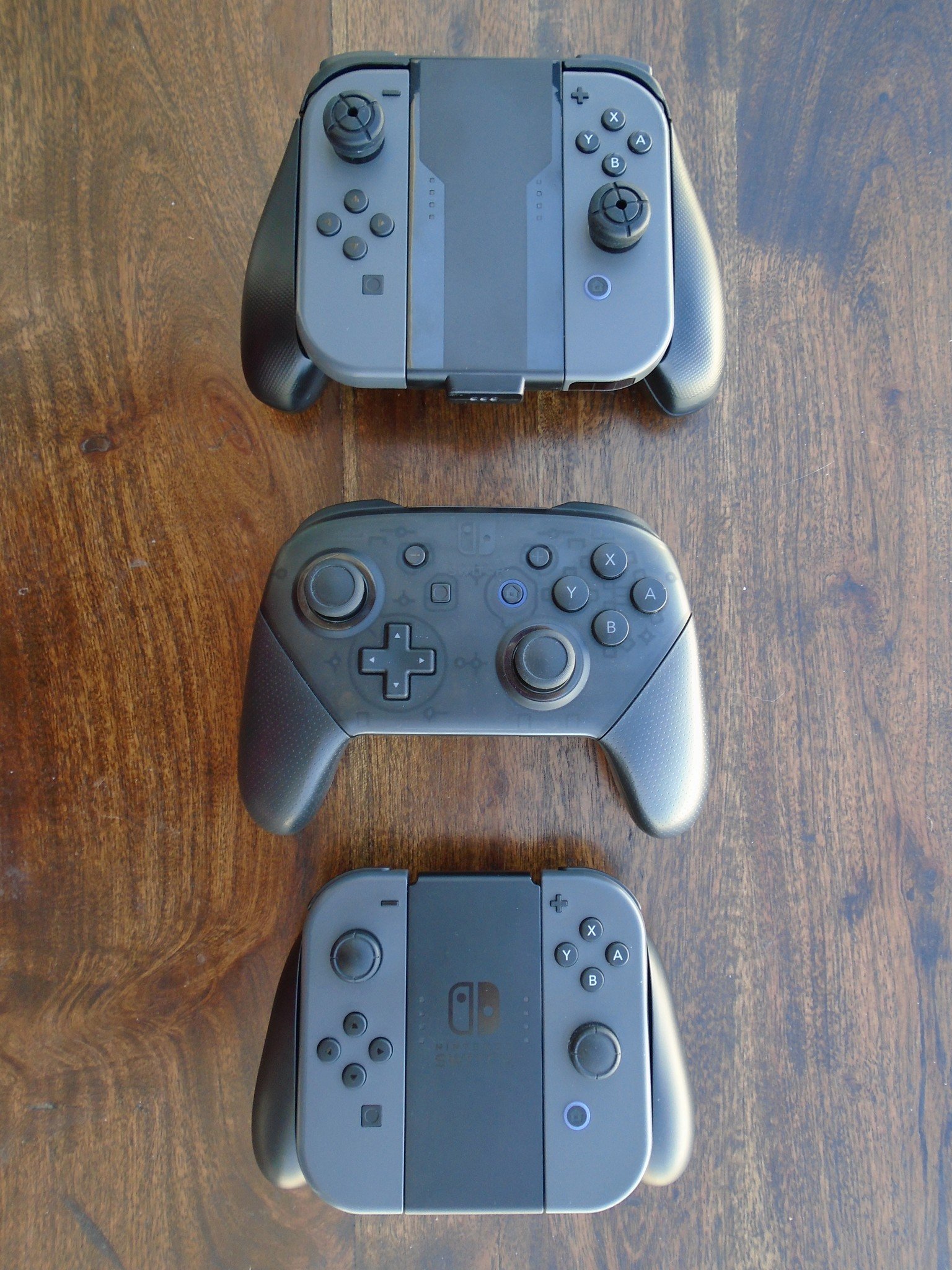 PDP Pro Joy-Con Charging Grip screenshot 4 for Nintendo Switch